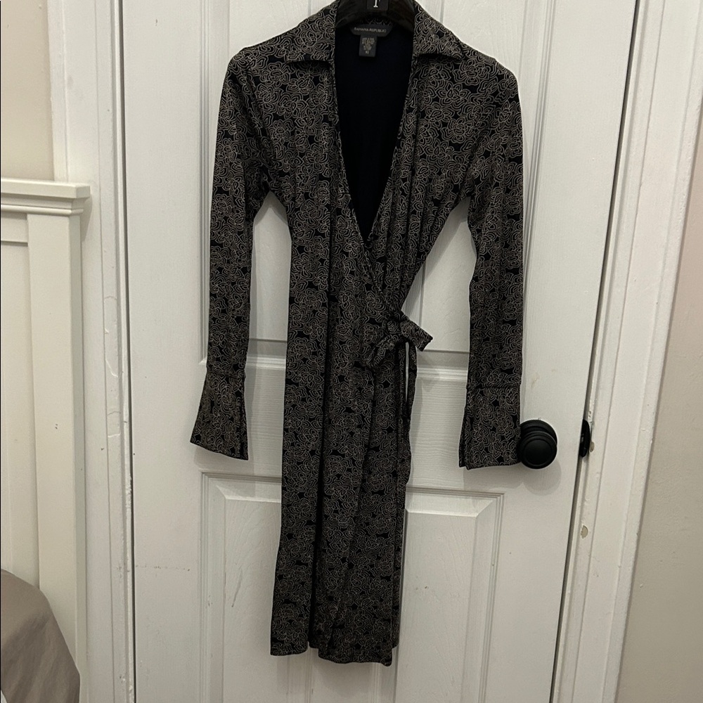 Banana Republic Black and Gray Wrap Dress